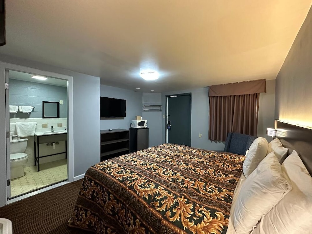 Rodeway Inn & Suites Walhalla - photo 20