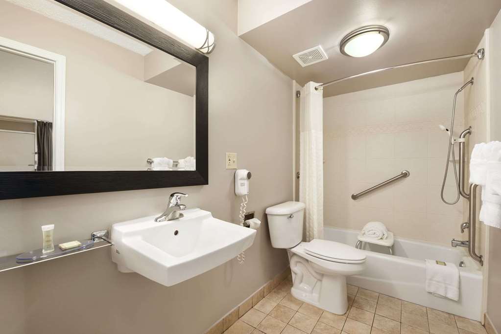Super 8 by Wyndham Ormond Beach - photo 7