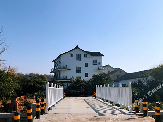 Back and forth Lujian - carbon neutral hotel in Suzhou