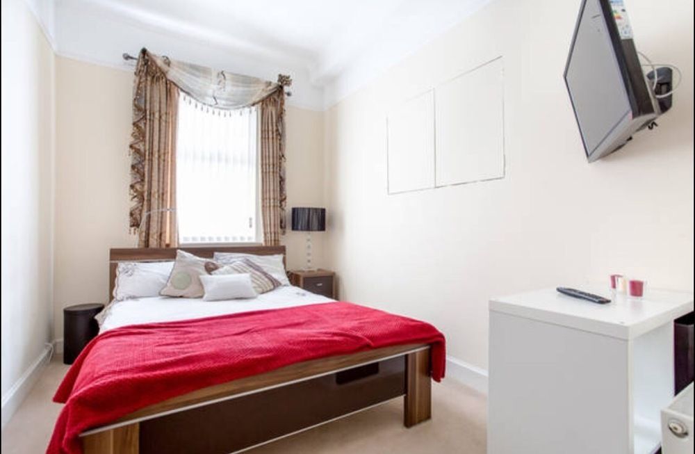 16 Maybury House — 4-Star Luxury Hotel in Edinburgh, United Kingdom