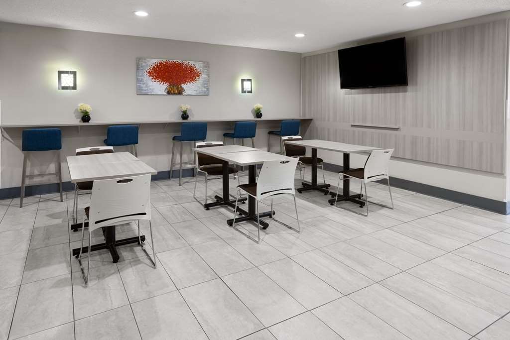 Microtel Inn by Wyndham Raleigh Durham Airport - photo 9
