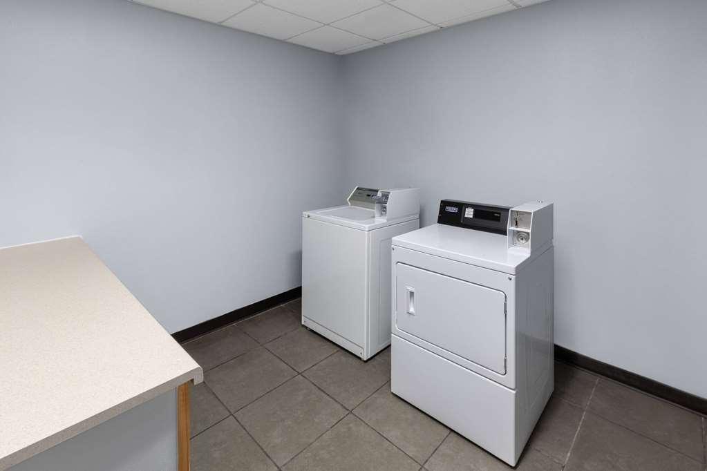 La Quinta Inn & Suites by Wyndham Austin Cedar Park - photo 40