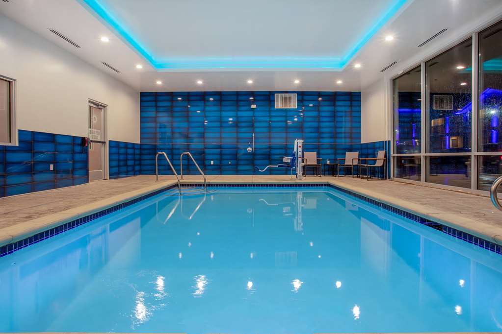 La Quinta Inn & Suites by Wyndham Galt Lodi North - photo 7