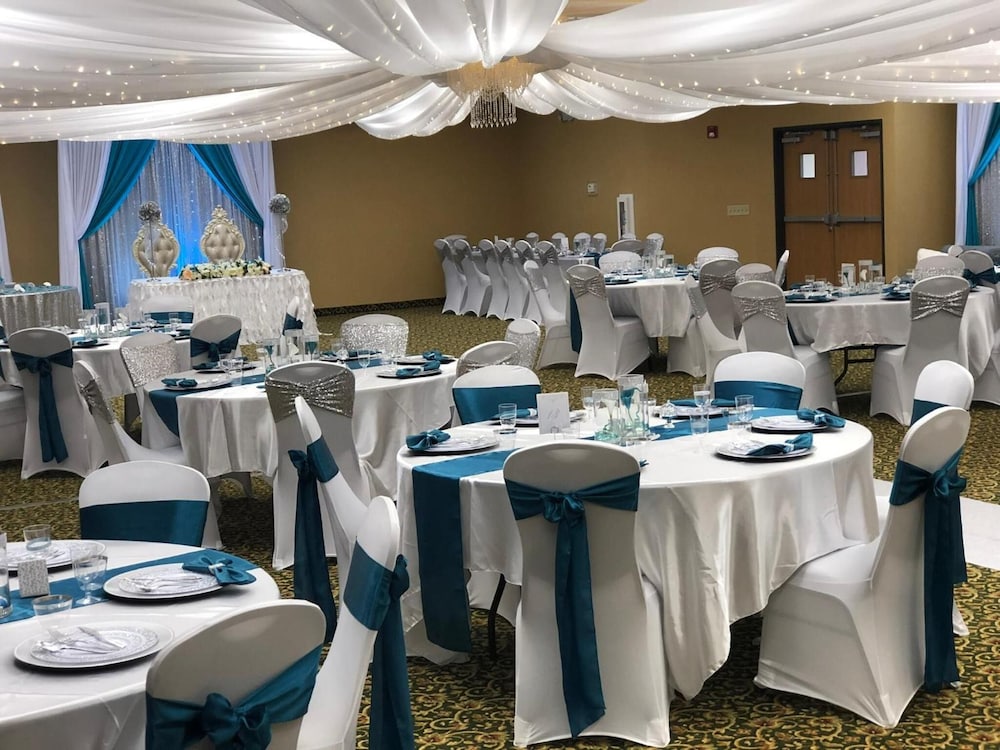 Supertel Inn & Conference Center - photo 18