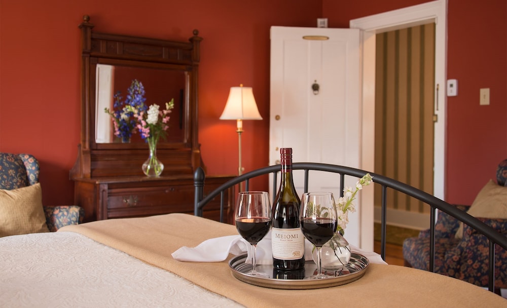 Swift House Inn - photo 9