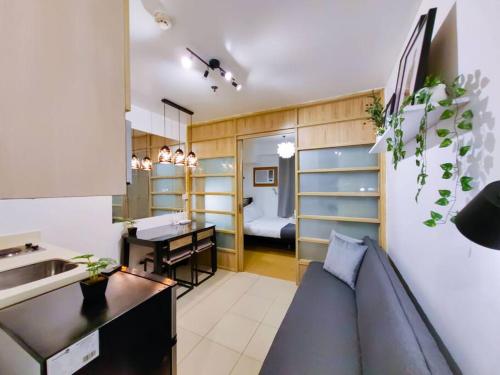 1BR Condotel Ridgewood Towers Taguig City #RW04 — 4-Star Luxury Hotel in Manila, Philippines