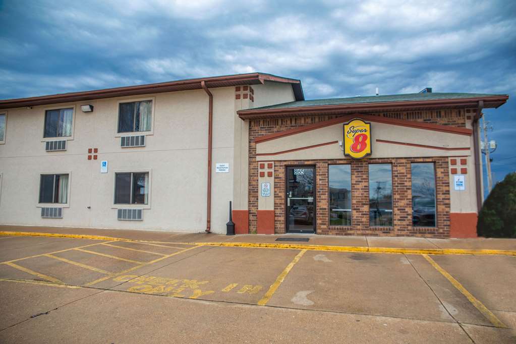 Super 8 by Wyndham Mountain Home - featured photo