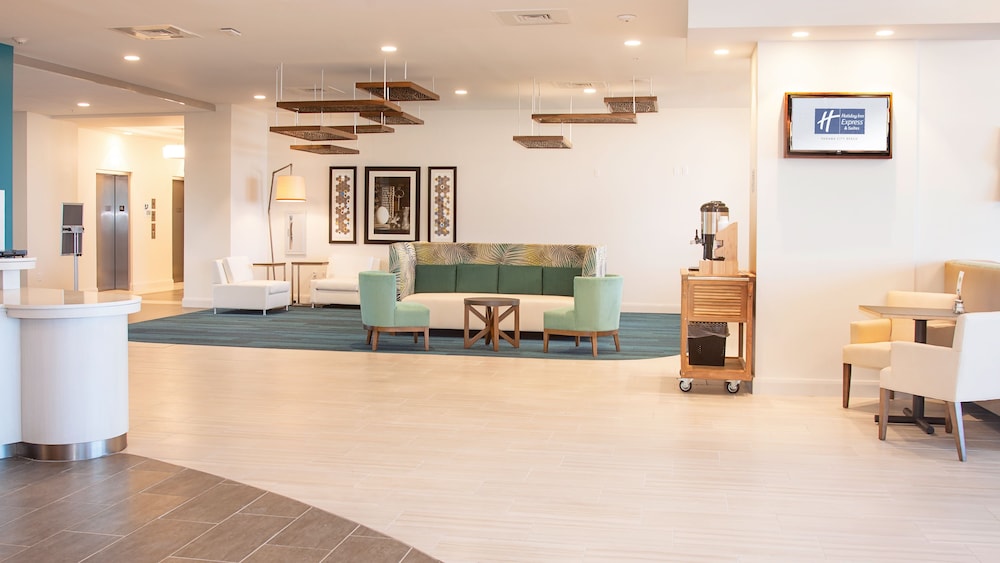 Holiday Inn Express & Suites Panama City Beach Beachfront by IHG - photo 121