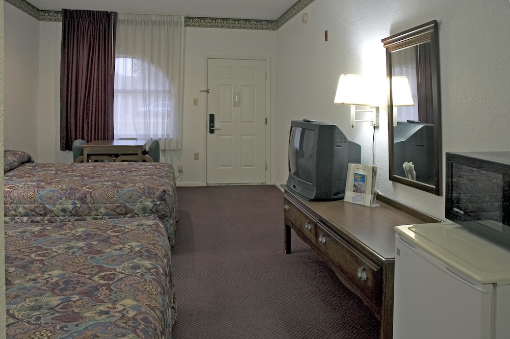 Budget Host Hempstead Inn - photo 8