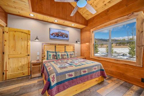 Tennessee Whiskey Indoor Pool Amazing Views Theater Room Hot Tub 5 Star Luxury - photo 37