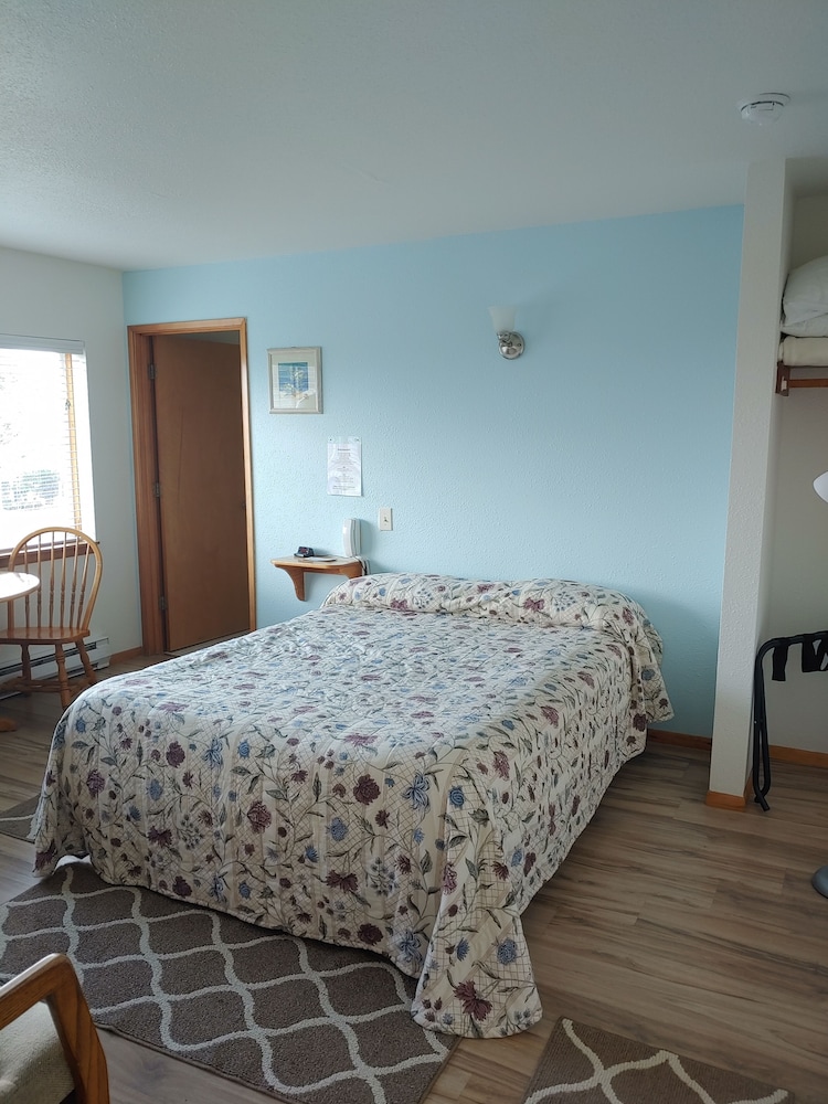 The Dublin House Motel - photo 35