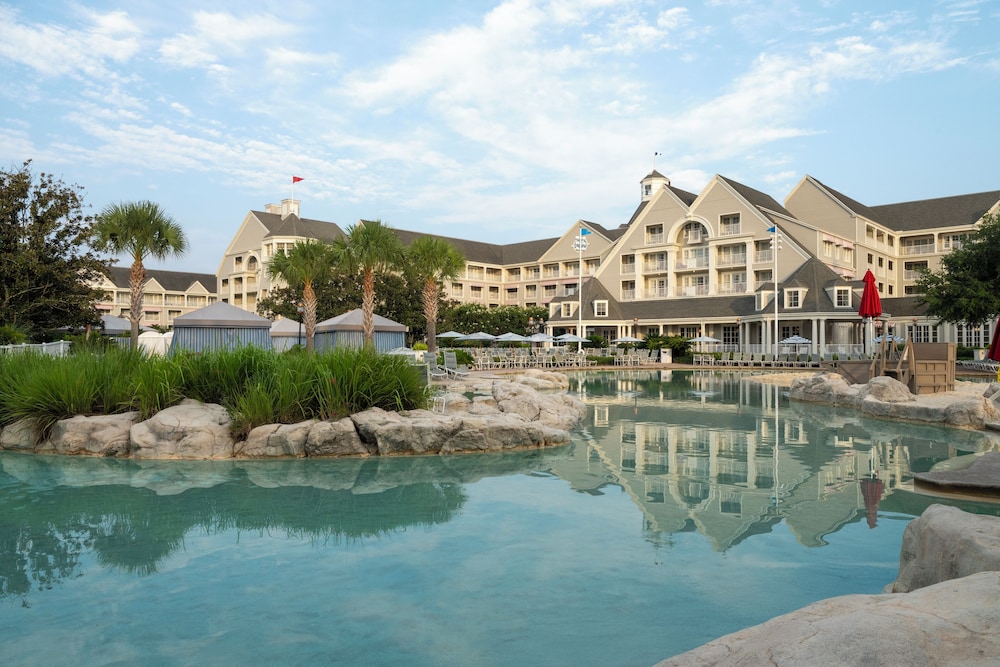 Disney's Yacht Club Resort - photo 10