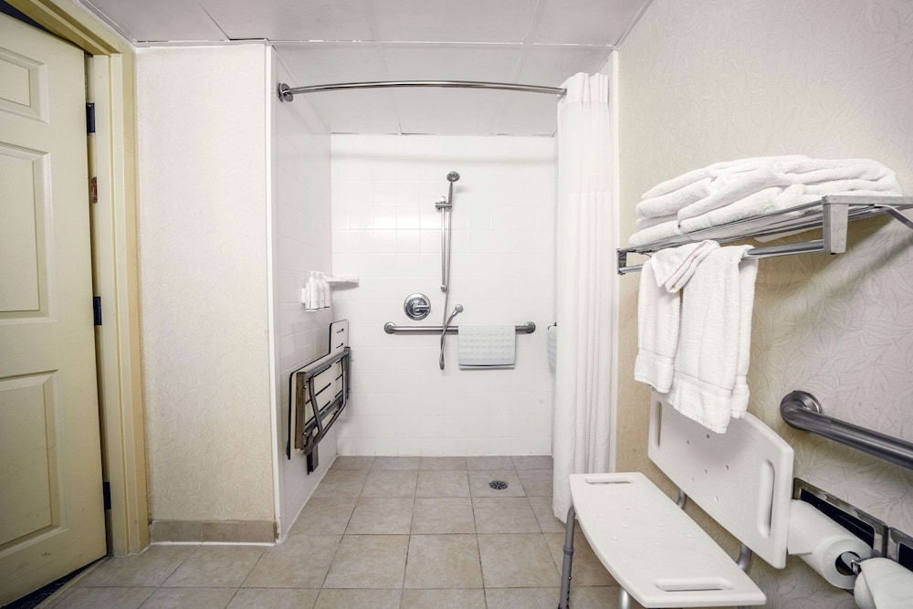 Country Inn & Suites by Radisson Ontario at Ontario Mills CA - photo 27