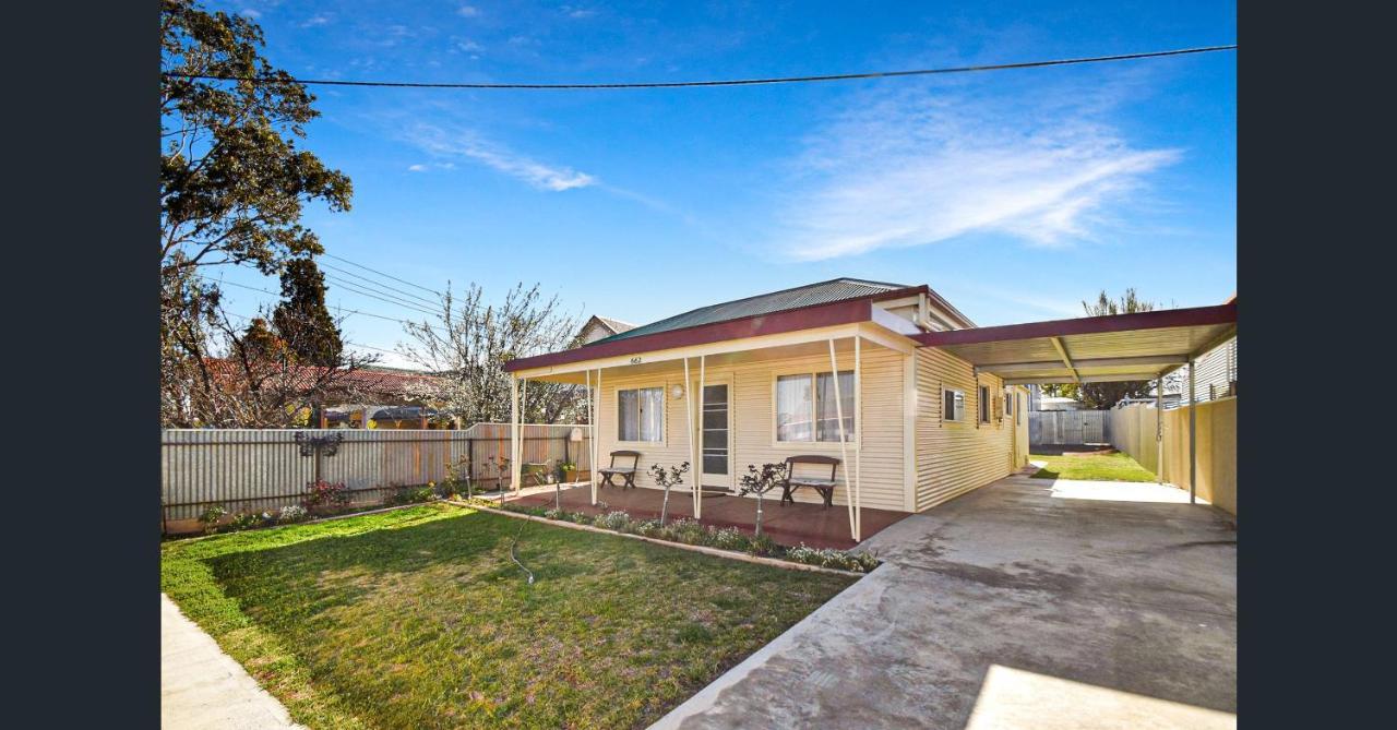 The House with the Golden Gate — 4-Star Luxury Hotel in Broken Hill, Australia