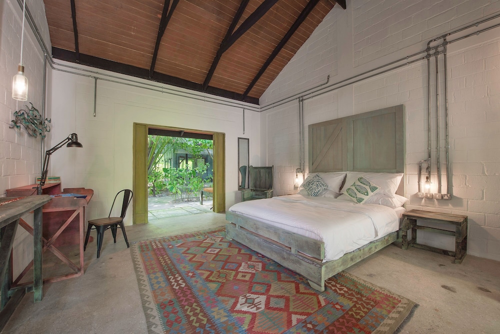Mi Lugar Retreat and Spa — hotel near Hanimaadhoo International Airport