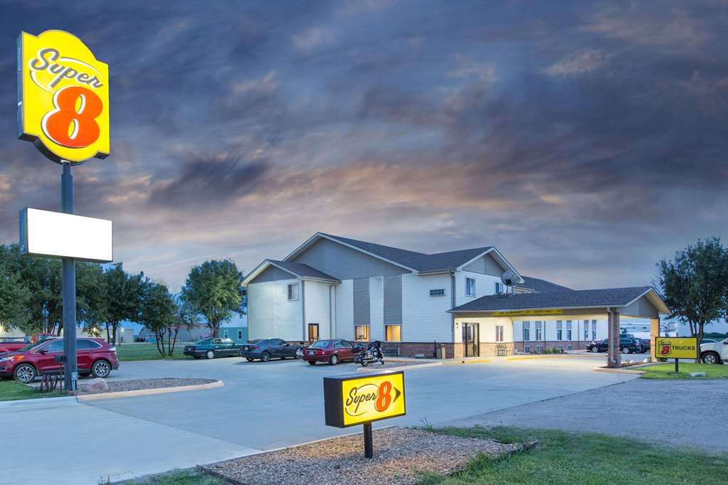 Super 8 by Wyndham Belleville - featured photo