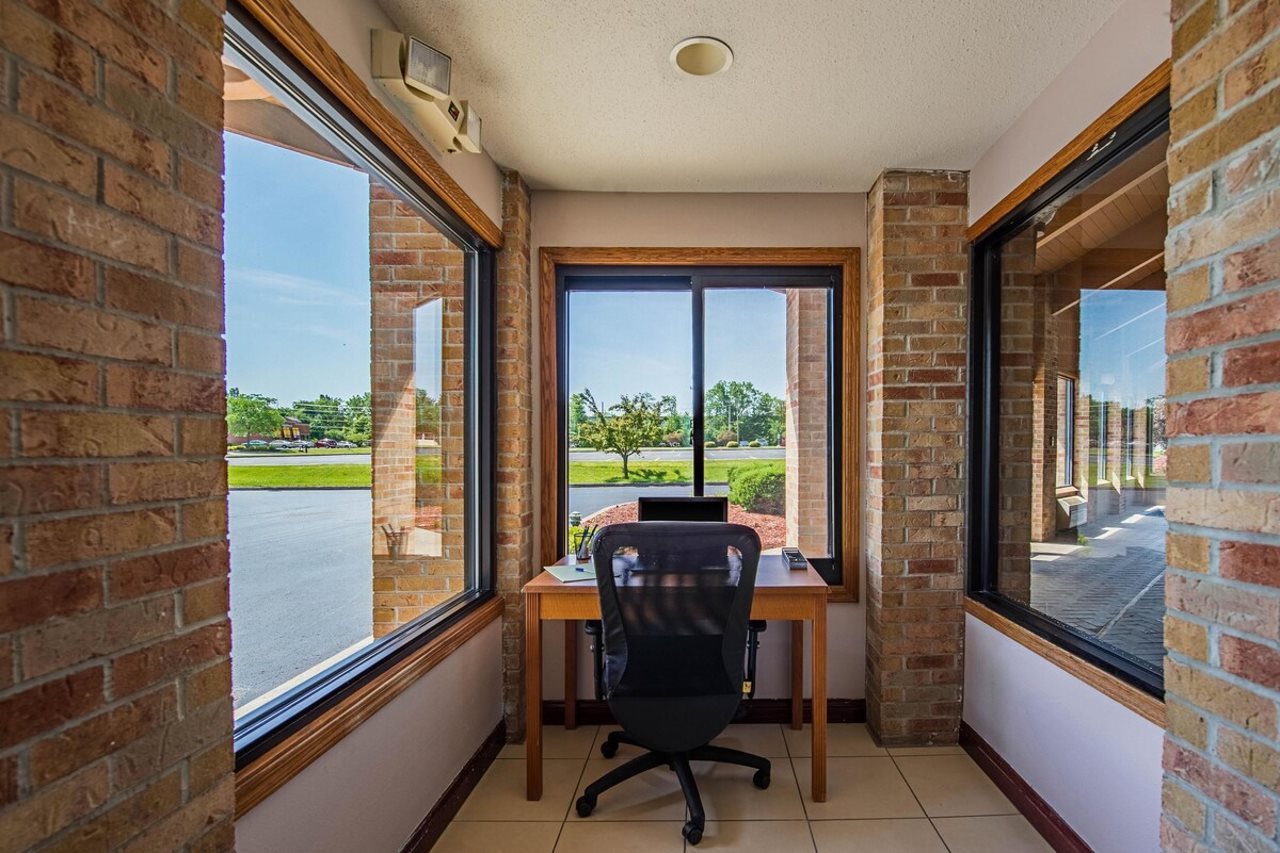 Royal Inn Suites — hotel in Huntington