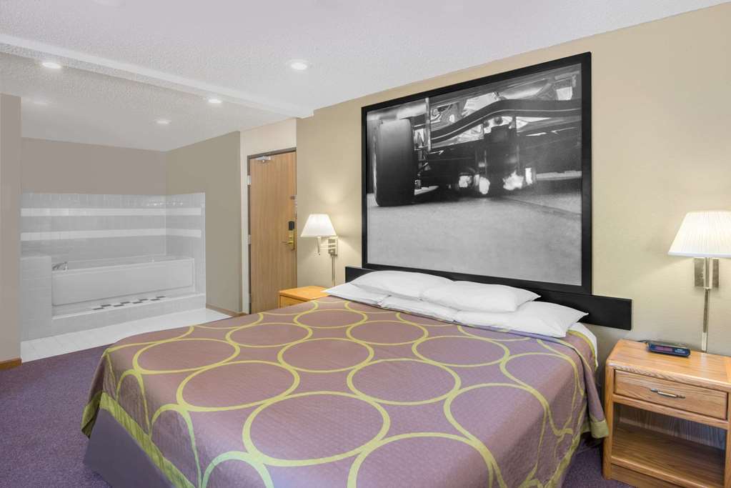 Super 8 by Wyndham Knoxville - photo 6