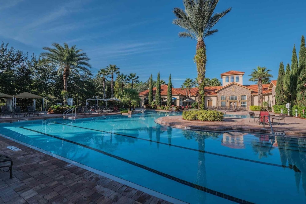1361 Tuscana — 4-Star Luxury Hotel in Davenport, United States