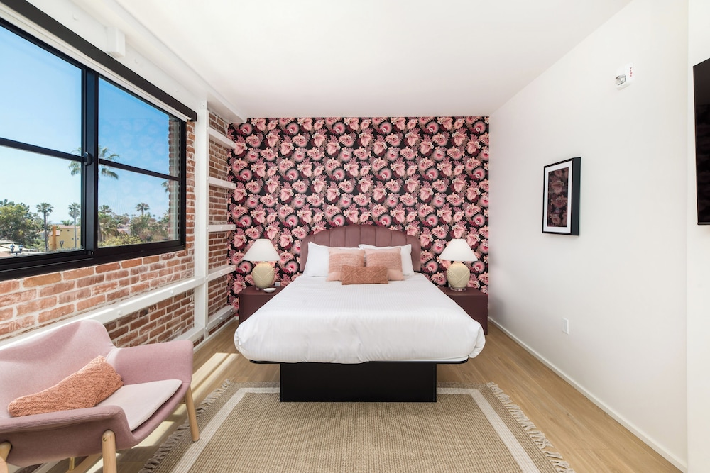 The Brick Hotel - photo 10