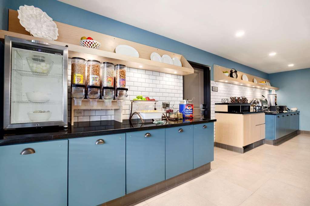 Country Inn & Suites by Radisson Roseville St. Paul - photo 14