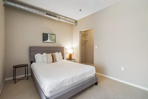 CozySuites 2BR Mill District with pool gym #02 — 4-Star Luxury Hotel in Minneapolis, United States