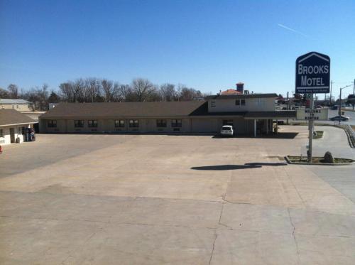 Brooks Motel - photo 11