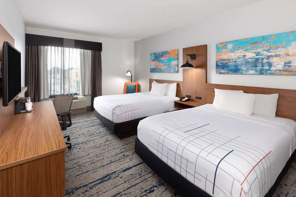 La Quinta Inn & Suites by Wyndham Rockport Fulton - photo 30