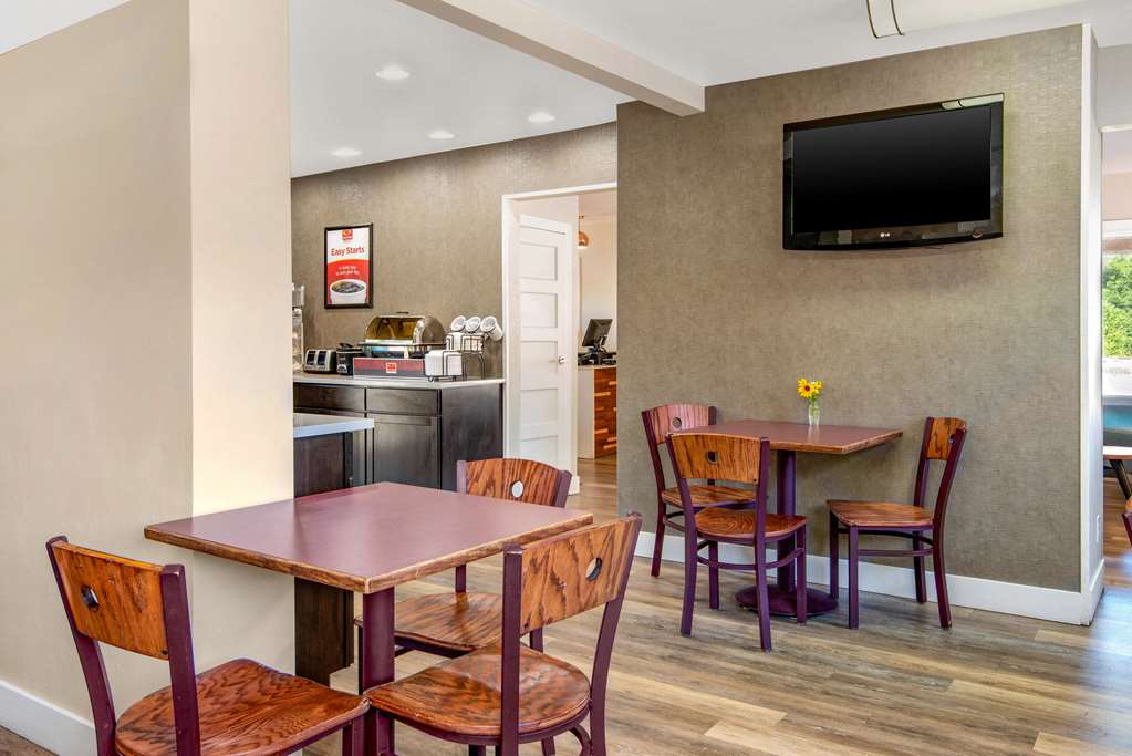 Econo Lodge Inn & Suites Durango - photo 26