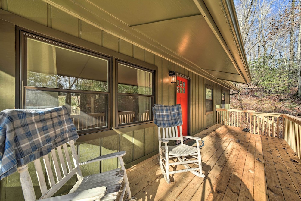 Brevard Outdoor Retreat at Connestee Falls in Brevard, United States