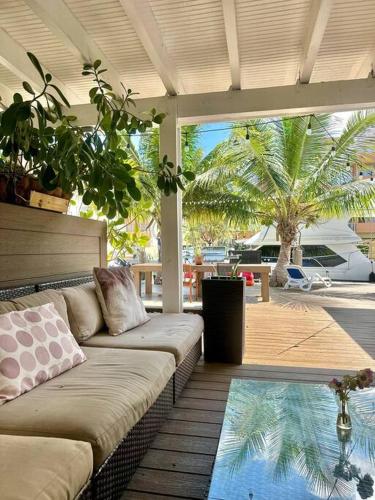 Lugar encantador balcón vista al agua — 4-Star Luxury Hotel in North Miami Beach, United States