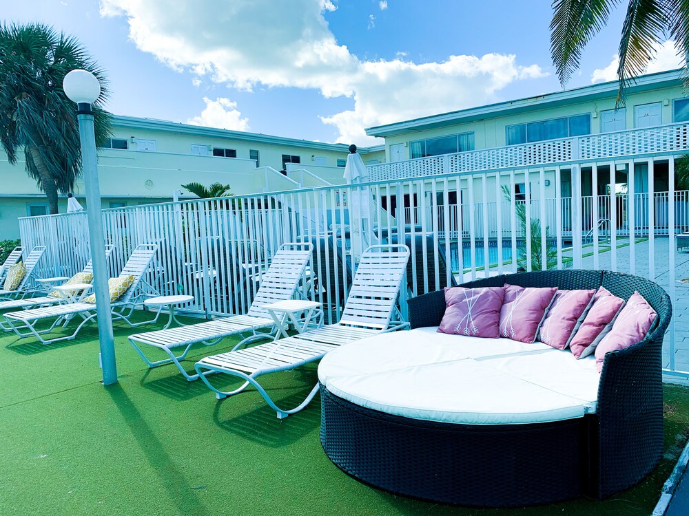Coral Tides Resort - photo 128