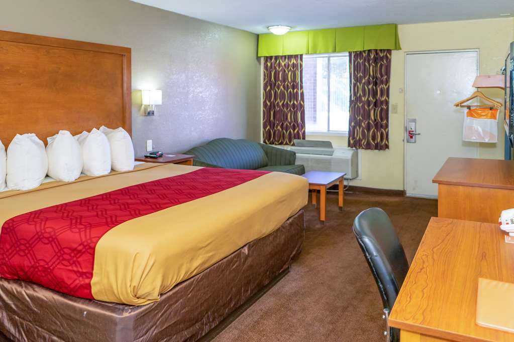 Park Inn by Radisson Weldon Roanoke Rapids - photo 9