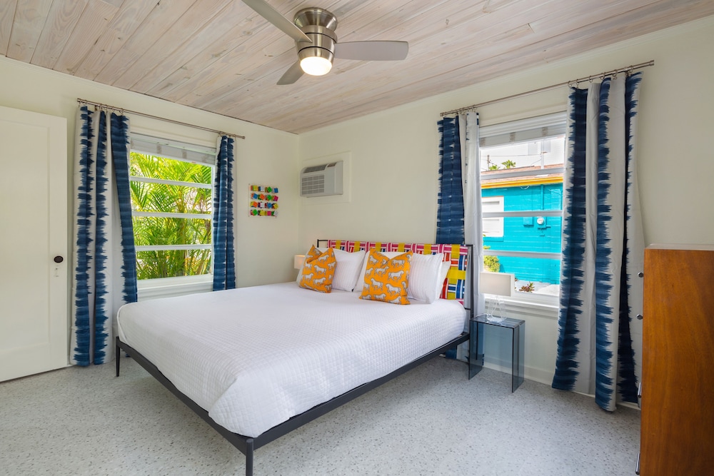 Sunset Inn & Cottages - photo 15