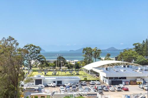 Escape on Wanda 188 Soldiers Point Rd Spectacular views Ducted Air Con WiFi — 4-Star Luxury Hotel in Salamander Bay, Australia