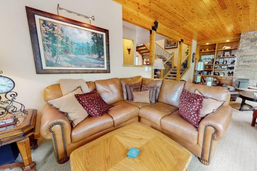 Mountain Golf Getaway in Vail, United States