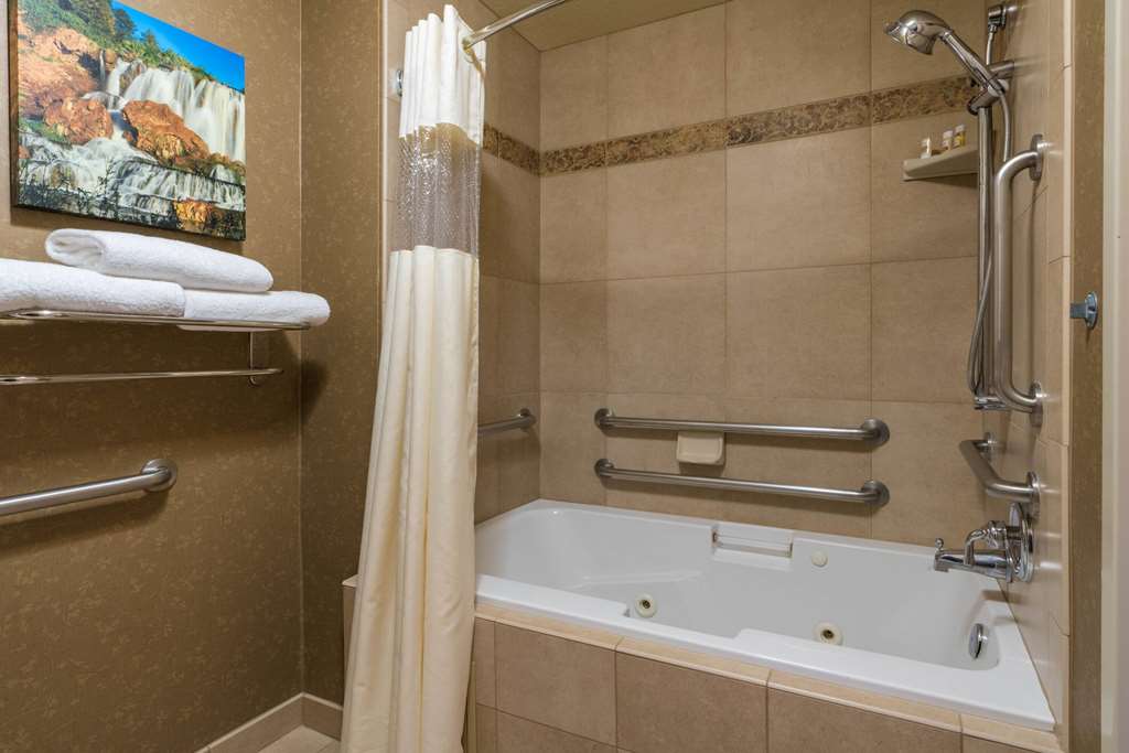 La Quinta Inn & Suites by Wyndham Idaho Falls Ammon - photo 21