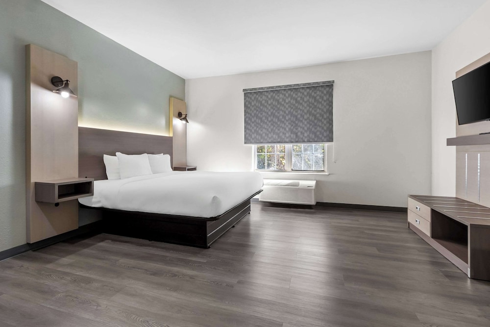 MainStay Suites Columbia Harbison - photo 4
