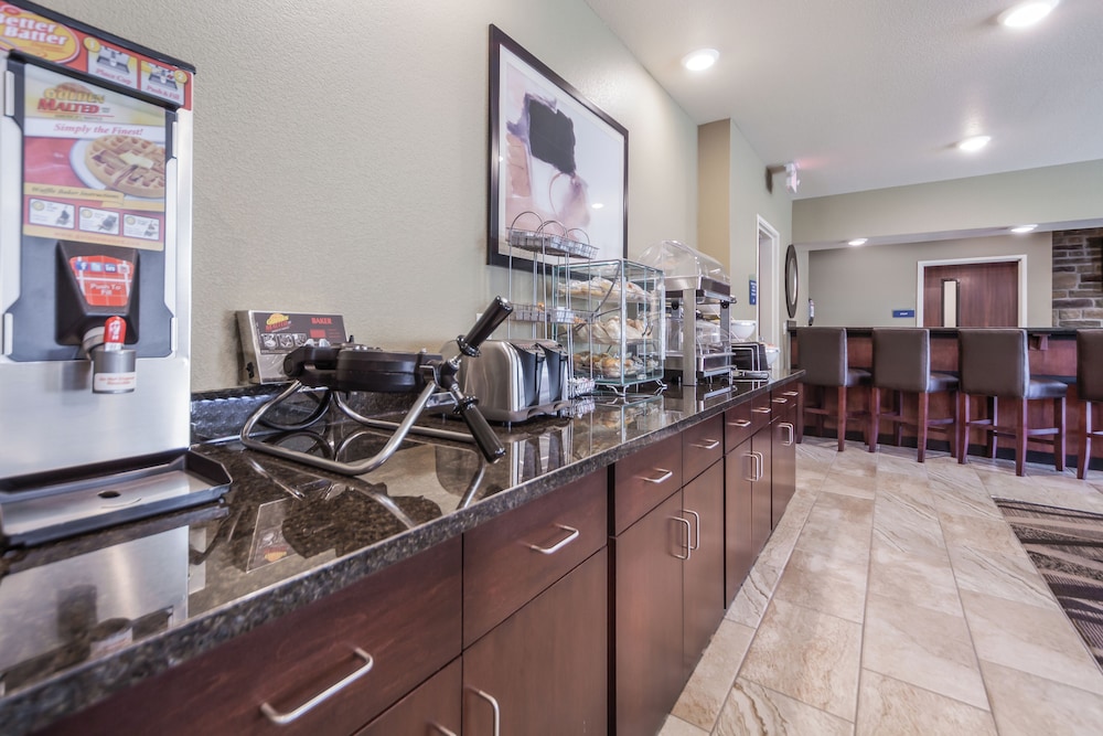Cobblestone Inn & Suites Winters - photo 71