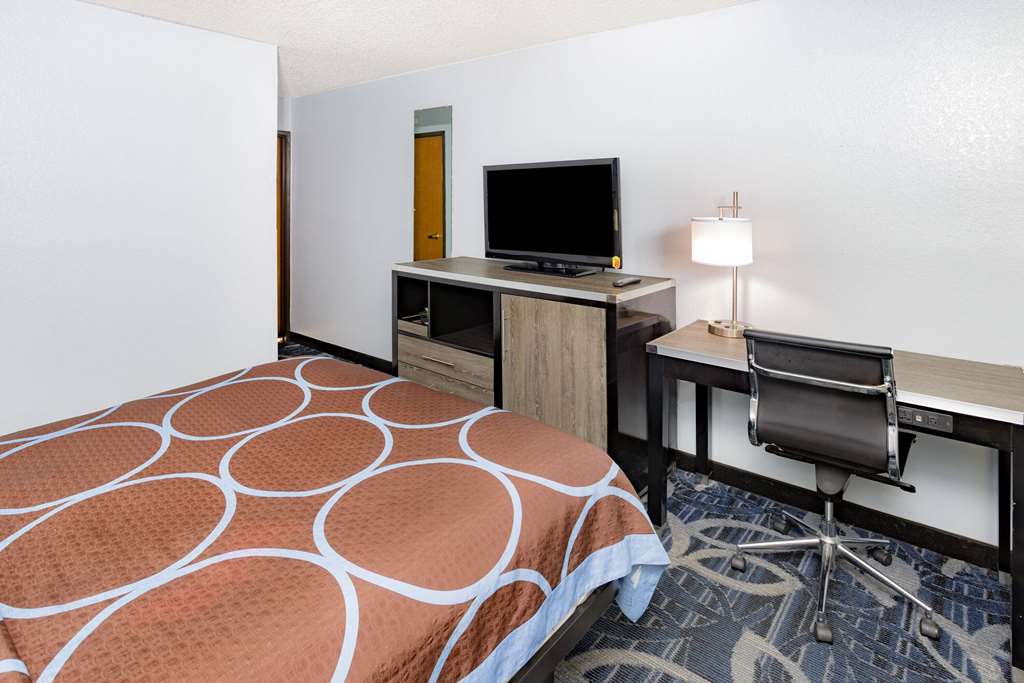 Super 8 by Wyndham Johnstown Gloversville - photo 7