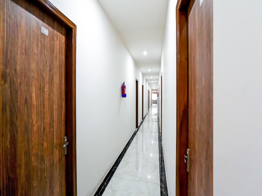 OYO 74279 Hotel Royal King Deluxe — hotel in Rohini