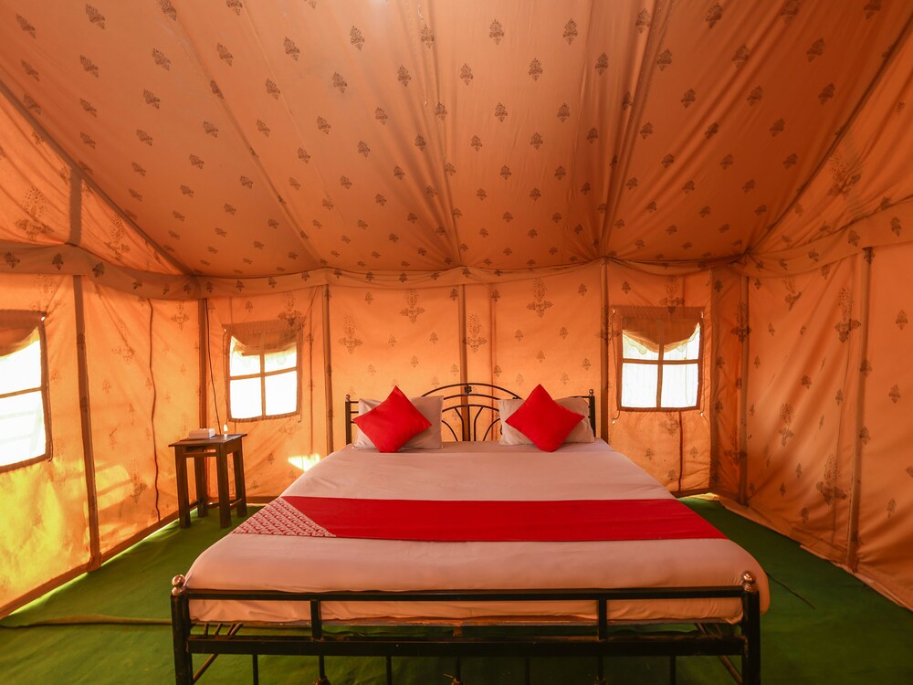 OYO 26129 Jaisal Raj Resort & Camp — hotel near Jaisalmer Airport
