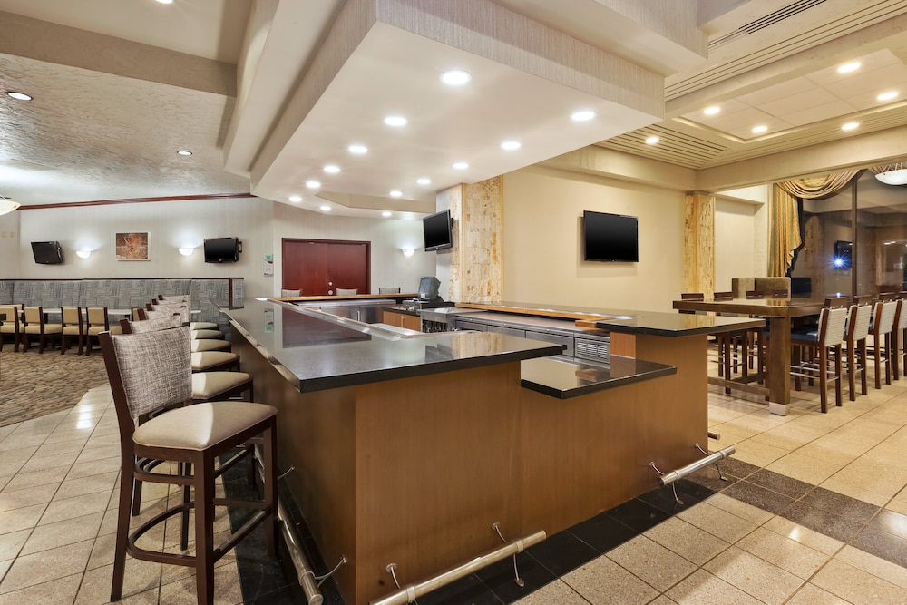 Crowne Plaza Columbus North Worthington by IHG - photo 36