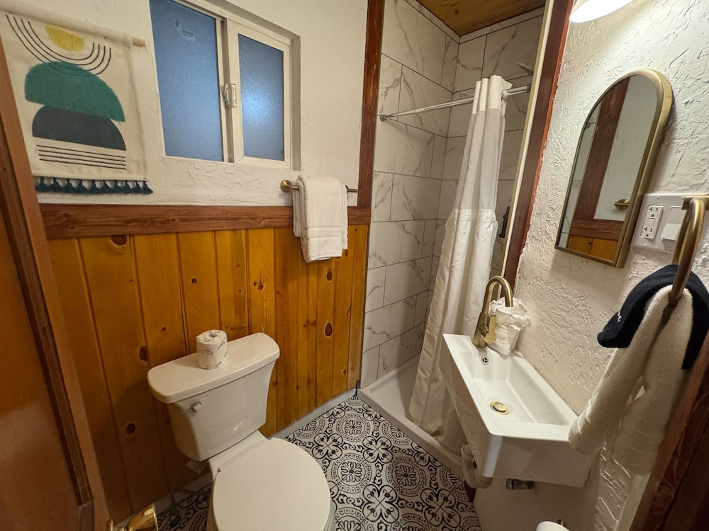 Three Pines Cabins Lodge - photo 73