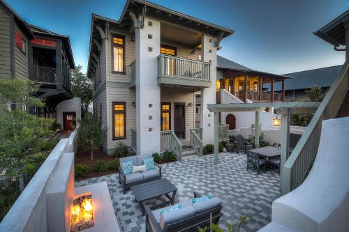 Summer Cottage by 30A Escapes — 4-Star Luxury Hotel in Panama City Beach, United States