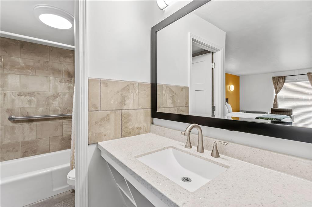 Americas Best Value Inn & Suites Williamstown - photo 24
