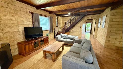Timber Tides Retreat — hotel in Geographe