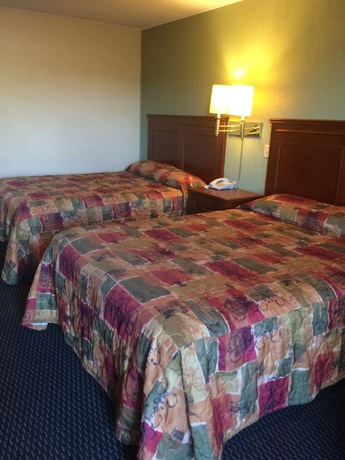 Rest Inn Extended Stay I 40 Airport Wedding & Event Center - photo 8