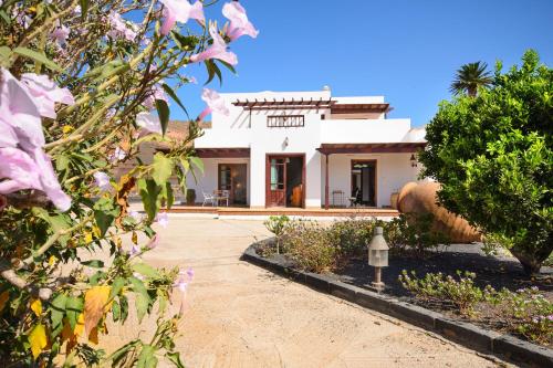 Finca Remedios — 4-Star Luxury Hotel in Teguise, Spain