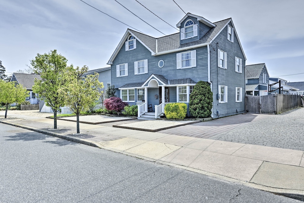 Lavallette House W Fenced Yard And Gas Grill 17919422 — Lavallette